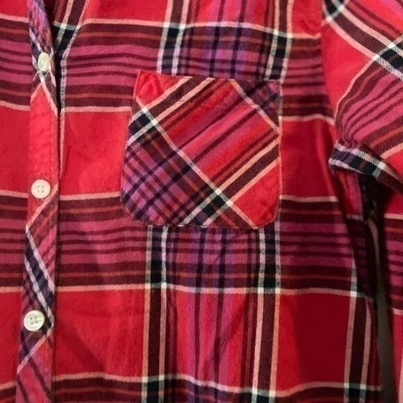Women’s Flannel American Outfitters button down size Small pink, red & blue - Picture 4 of 8